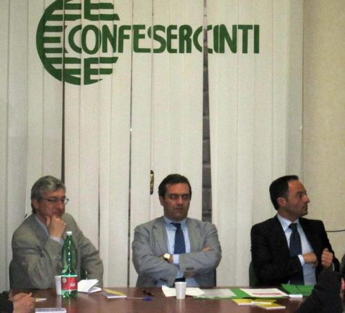 vincenzo-schiavo-incontra-sindaco-de-magistris-in-confesercenti-(10)