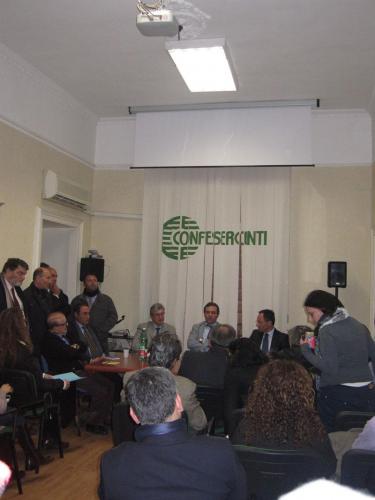 vincenzo-schiavo-incontra-sindaco-de-magistris-in-confesercenti-(15)