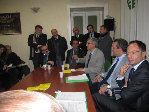 vincenzo-schiavo-incontra-sindaco-de-magistris-in-confesercenti-(25)