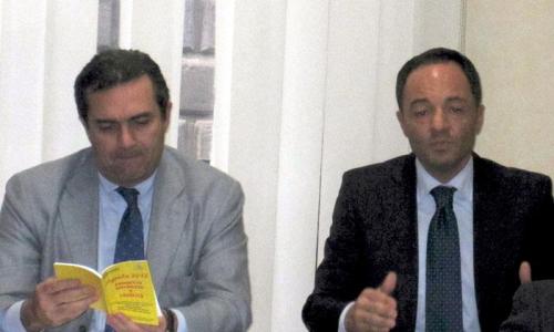 vincenzo-schiavo-incontra-sindaco-de-magistris-in-confesercenti-(3)