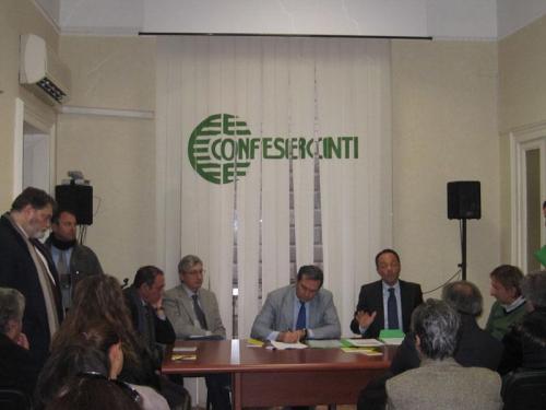 vincenzo-schiavo-incontra-sindaco-de-magistris-in-confesercenti-(6)